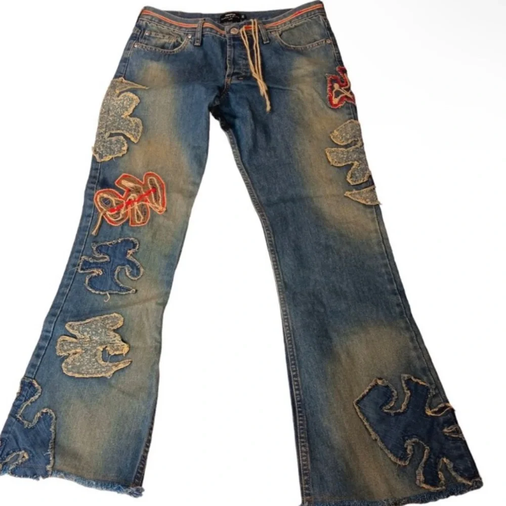 VINTAGE 90s Y2K Jeans 31x31 Artsy
Patched Applique Size 29 Fade Distressed
Denim - Picture 1 of 6